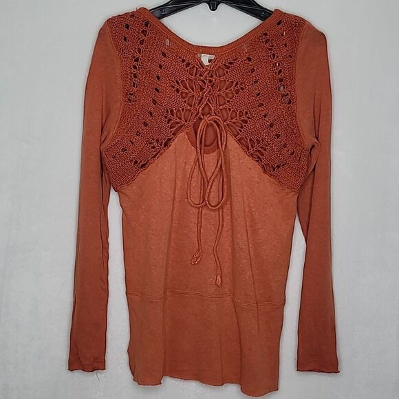 Free People Boho Distressed Crochet Lace Up Back Top Size XS - Picture 8 of 8